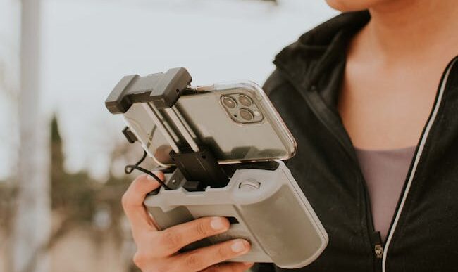 Fotos de stock gratuitas de @al aire libre, adulto joven, chaqueta negra