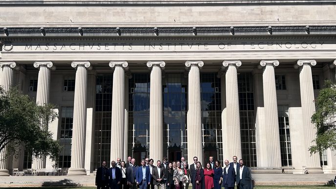 Comité Asesor Internacional del World Infrastructure Forum reunido en el MIT